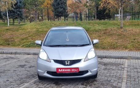 Honda Fit III, 2010 год, 810 000 рублей, 2 фотография
