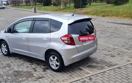 Honda Fit III, 2010 год, 810 000 рублей, 4 фотография