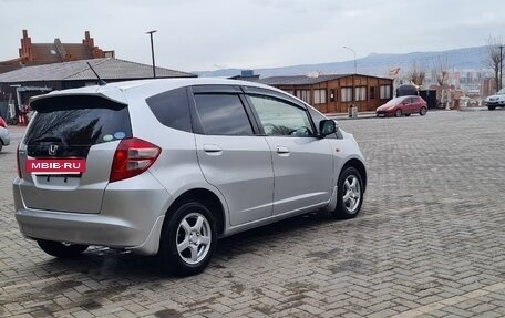 Honda Fit III, 2010 год, 810 000 рублей, 6 фотография