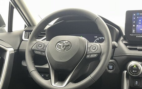 Toyota RAV4, 2025 год, 4 400 000 рублей, 21 фотография