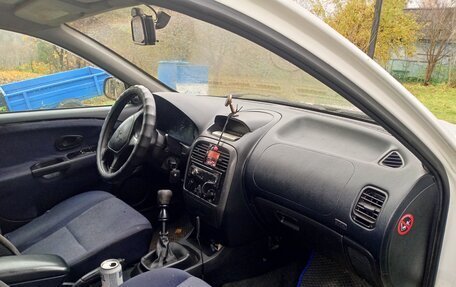 Mitsubishi Carisma I, 2002 год, 150 000 рублей, 9 фотография