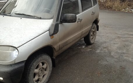 Chevrolet Niva I рестайлинг, 2005 год, 140 000 рублей, 2 фотография