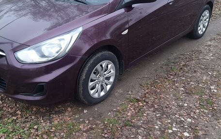 Hyundai Solaris II рестайлинг, 2011 год, 800 000 рублей, 6 фотография