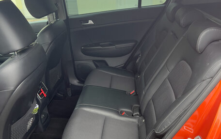 KIA Sportage IV рестайлинг, 2019 год, 2 300 000 рублей, 3 фотография