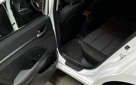 Hyundai Elantra VI рестайлинг, 2016 год, 1 400 000 рублей, 8 фотография