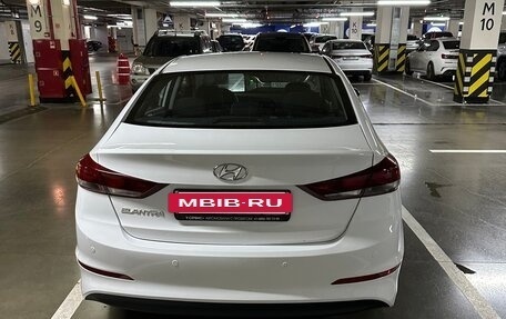 Hyundai Elantra VI рестайлинг, 2016 год, 1 400 000 рублей, 6 фотография