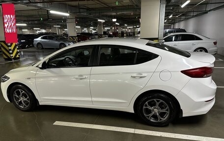 Hyundai Elantra VI рестайлинг, 2016 год, 1 400 000 рублей, 4 фотография