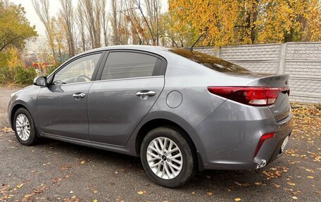 KIA Rio IV, 2018 год, 1 400 000 рублей, 4 фотография