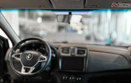 Renault Logan II, 2018 год, 984 000 рублей, 12 фотография