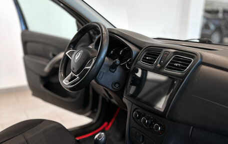 Renault Logan II, 2018 год, 984 000 рублей, 9 фотография