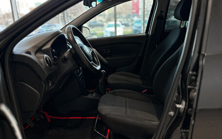 Renault Logan II, 2018 год, 984 000 рублей, 16 фотография