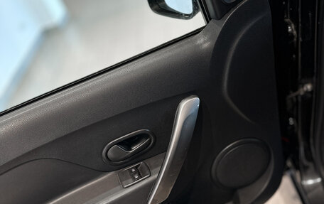 Renault Logan II, 2018 год, 984 000 рублей, 14 фотография