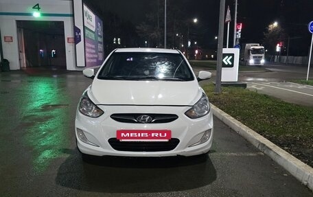 Hyundai Accent IV, 2011 год, 600 000 рублей, 3 фотография