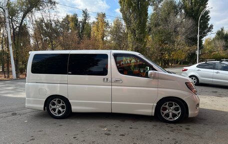 Nissan Elgrand III, 2004 год, 980 000 рублей, 2 фотография