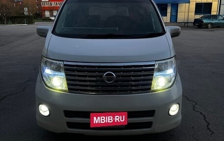 Nissan Elgrand III, 2004 год, 980 000 рублей, 6 фотография