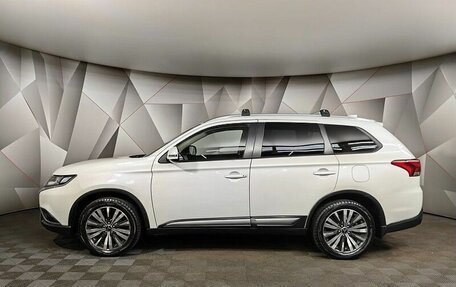 Mitsubishi Outlander III рестайлинг 3, 2019 год, 2 097 000 рублей, 5 фотография