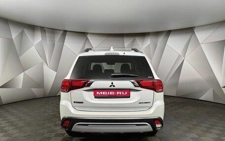 Mitsubishi Outlander III рестайлинг 3, 2019 год, 2 097 000 рублей, 8 фотография