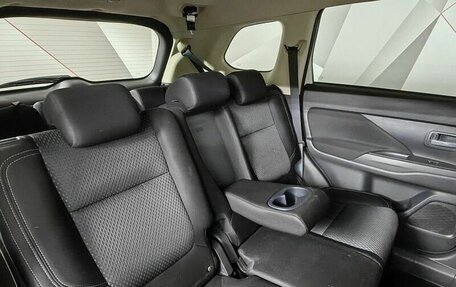 Mitsubishi Outlander III рестайлинг 3, 2019 год, 2 097 000 рублей, 17 фотография