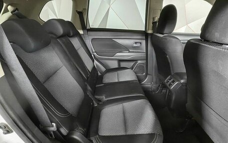 Mitsubishi Outlander III рестайлинг 3, 2019 год, 2 097 000 рублей, 16 фотография