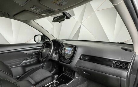 Mitsubishi Outlander III рестайлинг 3, 2019 год, 2 097 000 рублей, 13 фотография