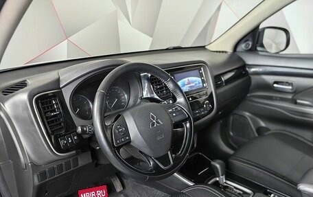 Mitsubishi Outlander III рестайлинг 3, 2019 год, 2 097 000 рублей, 19 фотография