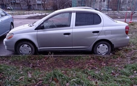Toyota Platz, 2000 год, 350 000 рублей, 2 фотография
