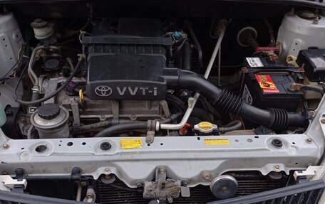 Toyota Platz, 2000 год, 350 000 рублей, 5 фотография