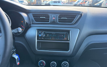 KIA Rio III рестайлинг, 2015 год, 979 000 рублей, 18 фотография