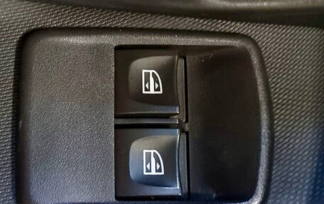 Renault Logan II, 2020 год, 1 050 000 рублей, 13 фотография