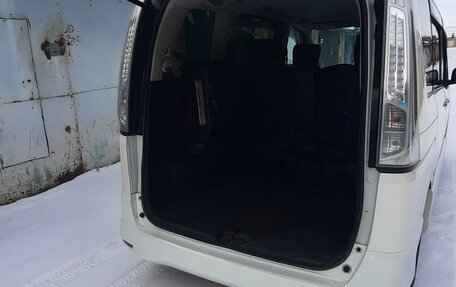 Nissan Serena IV, 2012 год, 1 200 000 рублей, 9 фотография