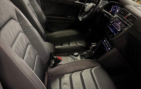 Volkswagen Tiguan II, 2022 год, 3 950 000 рублей, 9 фотография