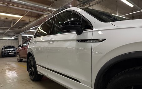 Volkswagen Tiguan II, 2022 год, 3 950 000 рублей, 4 фотография