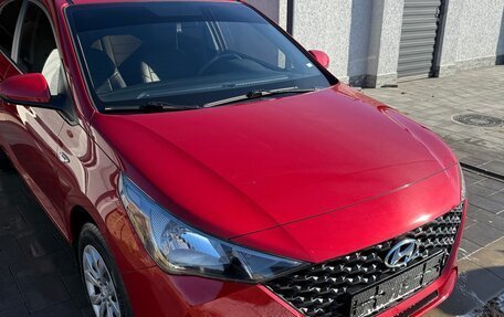 Hyundai Solaris II рестайлинг, 2021 год, 1 750 000 рублей, 5 фотография