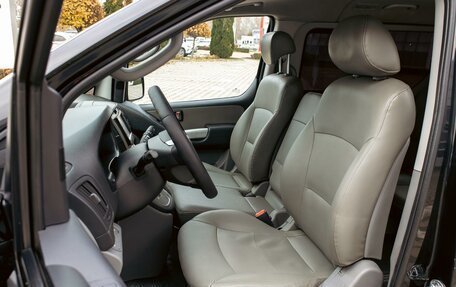 Hyundai Grand Starex Grand Starex I рестайлинг 2, 2012 год, 1 695 000 рублей, 11 фотография