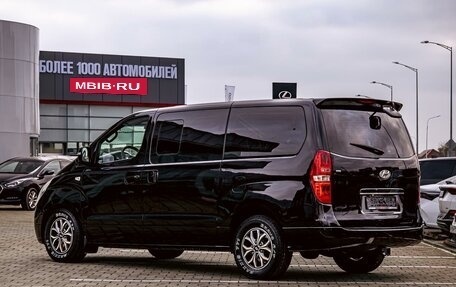 Hyundai Grand Starex Grand Starex I рестайлинг 2, 2012 год, 1 695 000 рублей, 4 фотография