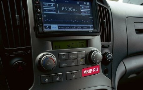 Hyundai Grand Starex Grand Starex I рестайлинг 2, 2012 год, 1 695 000 рублей, 15 фотография