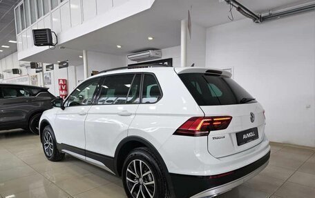 Volkswagen Tiguan II, 2018 год, 2 685 000 рублей, 4 фотография