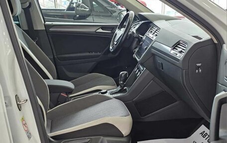 Volkswagen Tiguan II, 2018 год, 2 685 000 рублей, 17 фотография