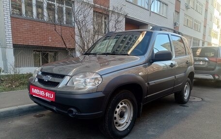 Chevrolet Niva I рестайлинг, 2018 год, 690 000 рублей, 2 фотография
