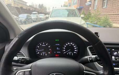 Hyundai Solaris II рестайлинг, 2017 год, 980 000 рублей, 8 фотография