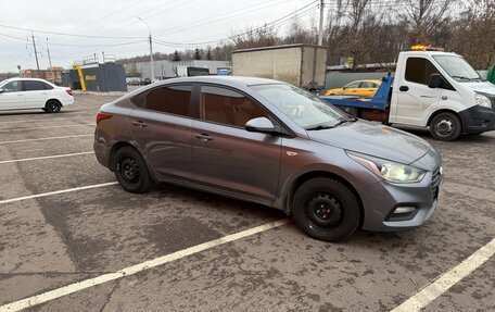 Hyundai Solaris II рестайлинг, 2017 год, 980 000 рублей, 3 фотография