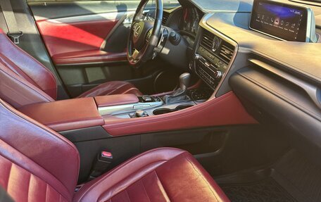 Lexus RX IV рестайлинг, 2017 год, 3 650 000 рублей, 6 фотография