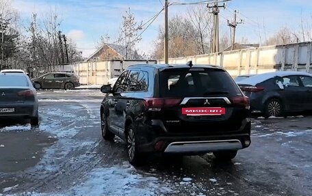 Mitsubishi Outlander III рестайлинг 3, 2021 год, 3 050 000 рублей, 5 фотография