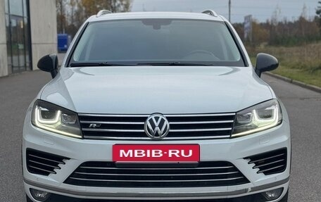 Volkswagen Touareg III, 2017 год, 2 950 000 рублей, 2 фотография