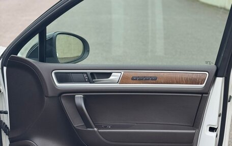 Volkswagen Touareg III, 2017 год, 2 950 000 рублей, 10 фотография