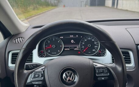 Volkswagen Touareg III, 2017 год, 2 950 000 рублей, 8 фотография