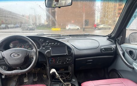 Chevrolet Niva I рестайлинг, 2003 год, 165 000 рублей, 6 фотография