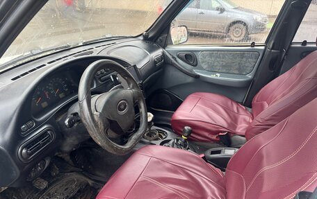 Chevrolet Niva I рестайлинг, 2003 год, 165 000 рублей, 8 фотография