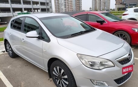 Opel Astra J, 2011 год, 750 000 рублей, 2 фотография