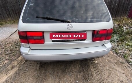 Volkswagen Passat B4, 1995 год, 250 000 рублей, 6 фотография
